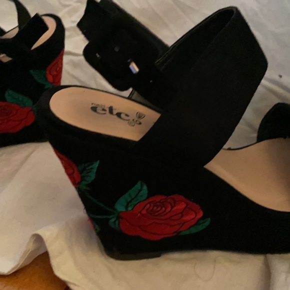 Rose wedge heels - Picture 3 of 14